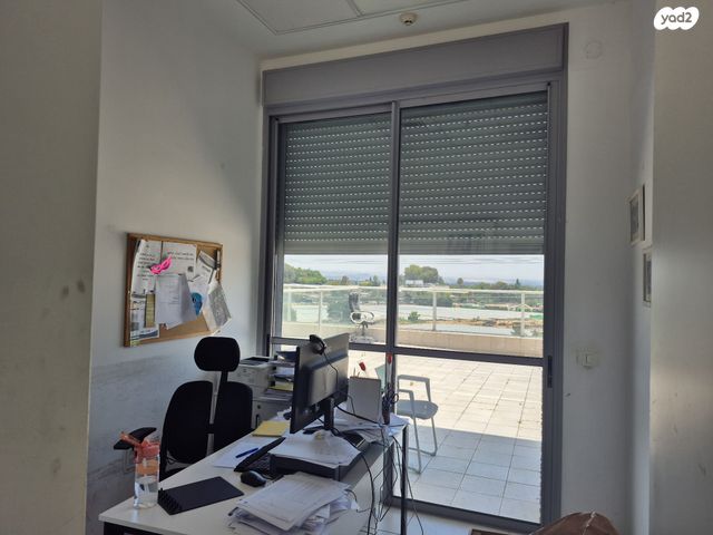 משרדים, הוד השרון