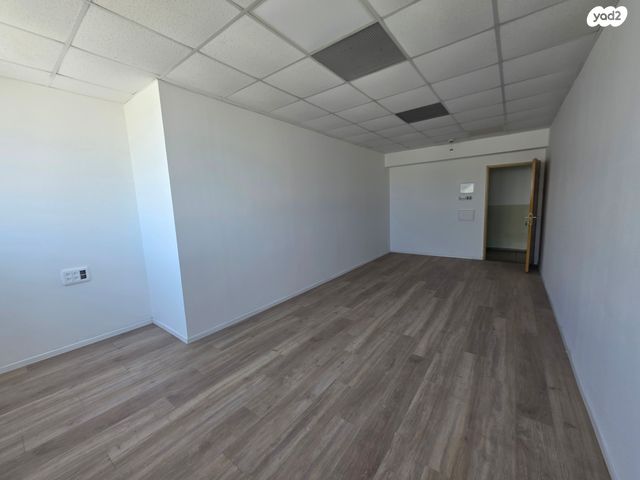 משרדים, צומת הקריות, חוף שמן, חיפה