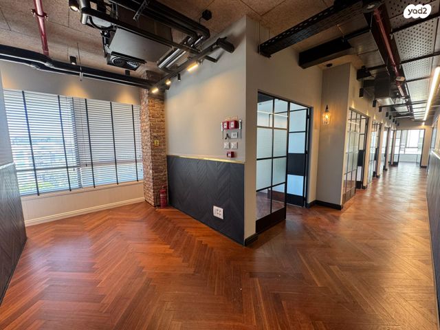 בניין משרדים, הגביש, אזור תעשיה ספיר, נתניה