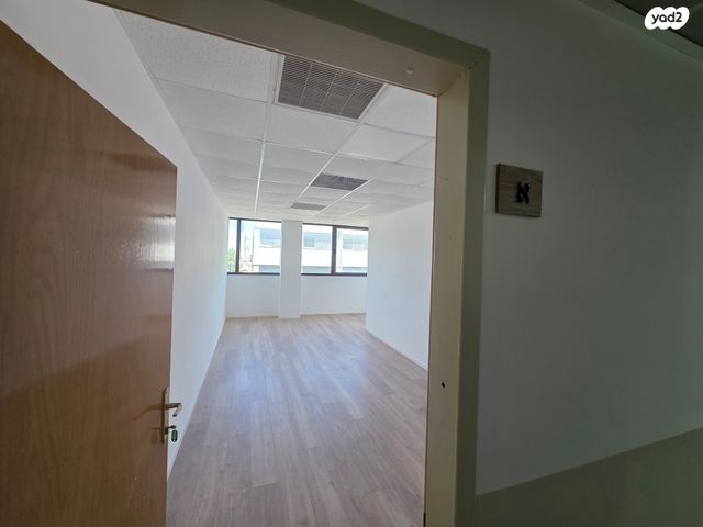 משרדים, צומת הקריות, חוף שמן, חיפה