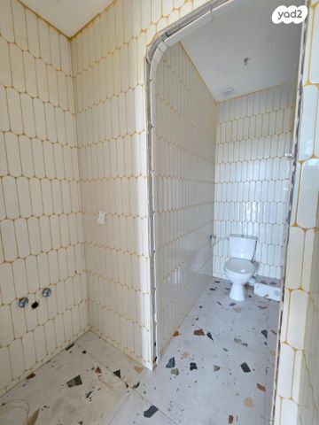 חנויות/ שטח מסחרי, דרך בן צבי 76, תל אביב יפו