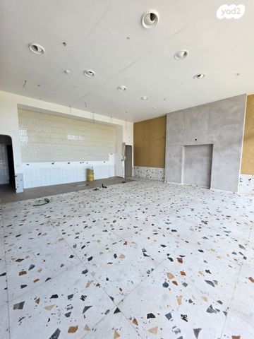 חנויות/ שטח מסחרי, דרך בן צבי 76, תל אביב יפו