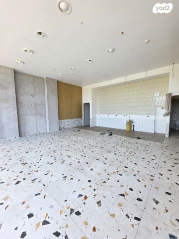 חנויות/ שטח מסחרי, דרך בן צבי 76, תל אביב יפו