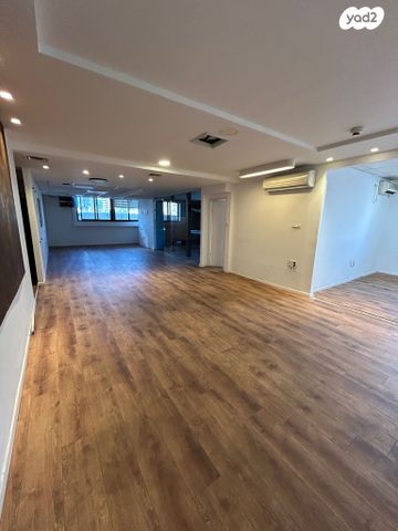 משרדים, יגאל אלון, תל אביב יפו