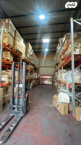 מחסנים, אבשלום גיסין, הדר המושבות החדשה / אם המושבות החדשה, פתח תקווה