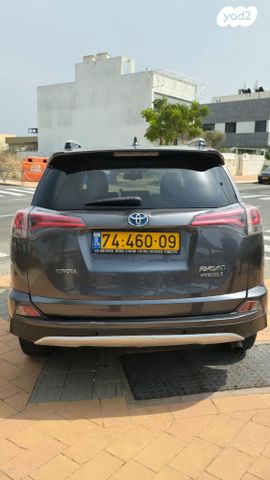 טויוטה RAV4