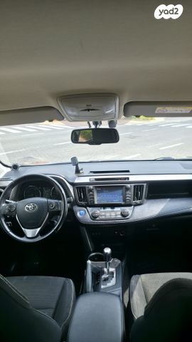 טויוטה RAV4