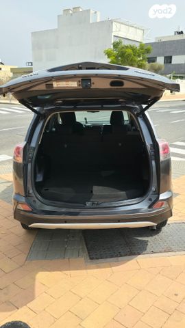 טויוטה RAV4