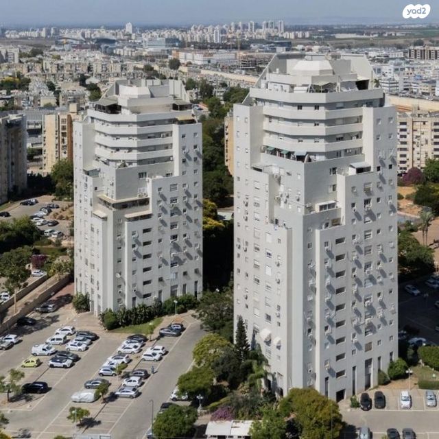 שדרות גולדה מאיר 20