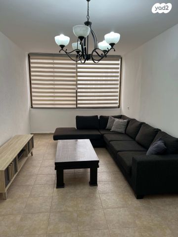 דירה, נתן אלבז 284, הראשונים, שלומי