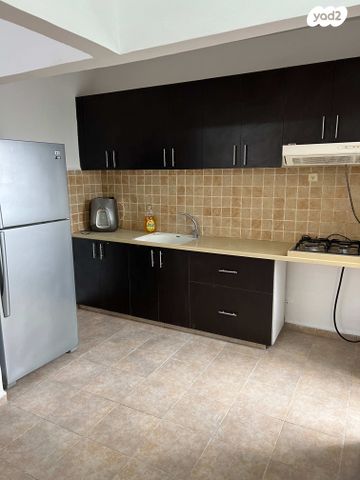 דירה, נתן אלבז 284, הראשונים, שלומי