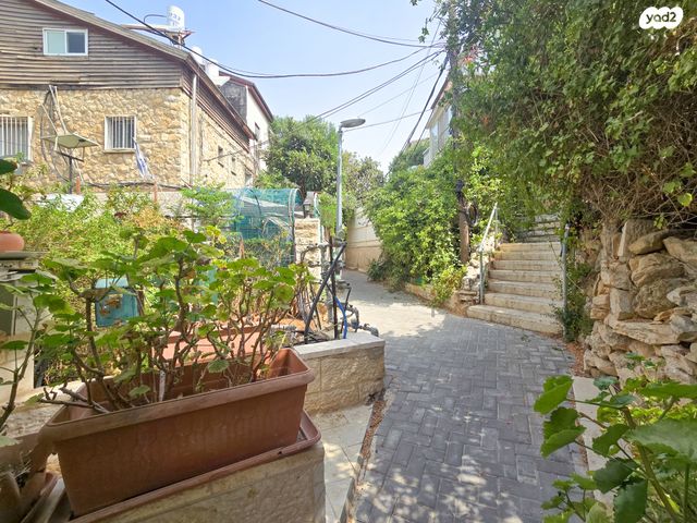 טריפלקס, קרית היובל, ירושלים