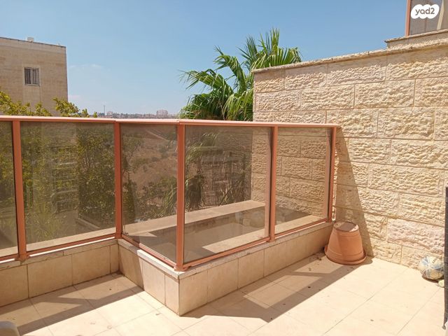 דירה, הרב יצחק נסים, חומת שמואל, הר חומה, ירושלים