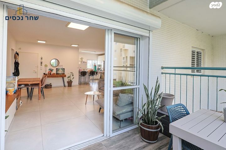 דירה, פועלים א, כפר סבא