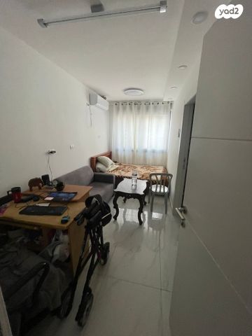 דירה, שדרות אליהו גולומב 17, הדר עליון, חיפה