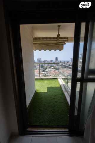 דירה, הפלמ"ח, נווה אליאס, טירת כרמל