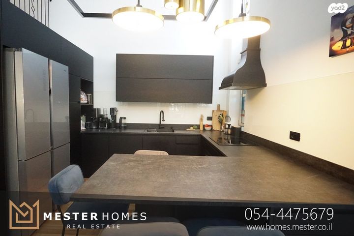 דו משפחתי, שלמה לוי, מקוב, רחובות