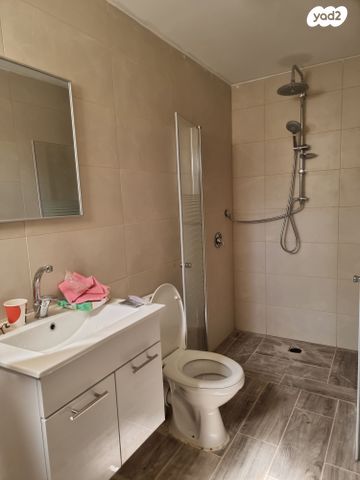 דירת גן, בזל, שכונה א', באר שבע