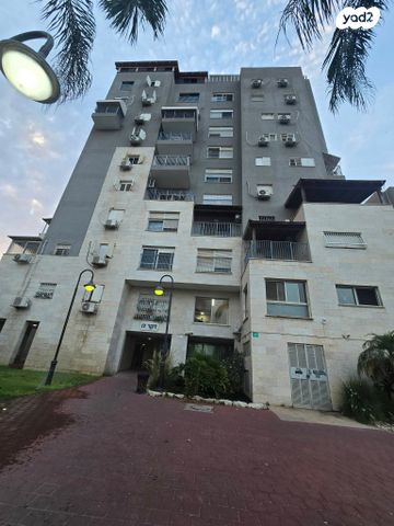 דירה, דקר 17, גני יער, לוד