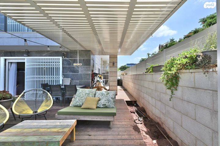 דירת גן, יהוד מונוסון