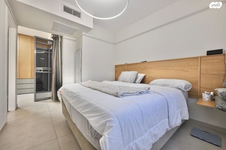 דירת גן, יהוד מונוסון