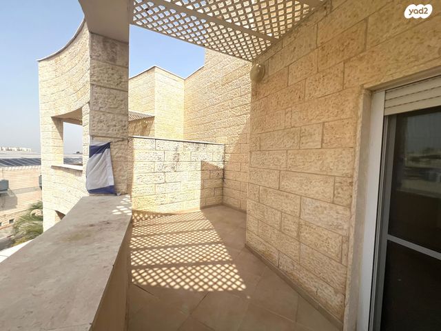 דירה, עמק זבולון, המגינים, מודיעין מכבים רעות