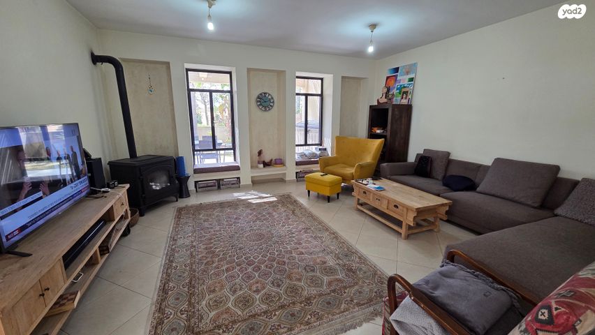 דו משפחתי, העינב, בית חשמונאי, בית חשמונאי