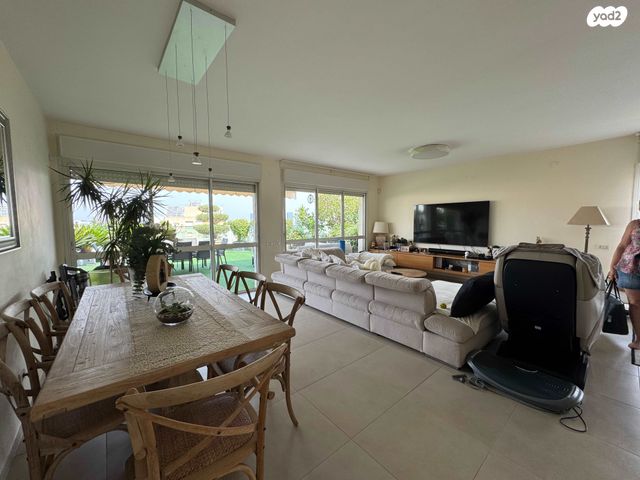 גג/ פנטהאוז, יוסף נקר, כפר גנים ג, פתח תקווה