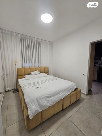 דירה, הרב אבא אבוחצירה, שדרות