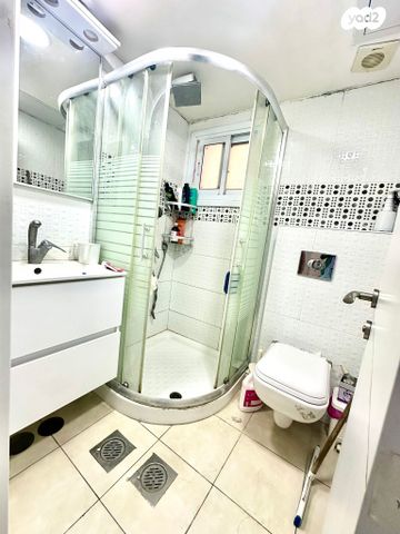 דירה, מעלה אדומים