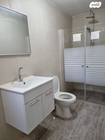 דירת גן, בזל, שכונה א', באר שבע