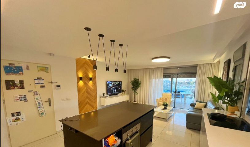 גג/ פנטהאוז, הרב זבולון גרז, רחובות הצעירה, רחובות