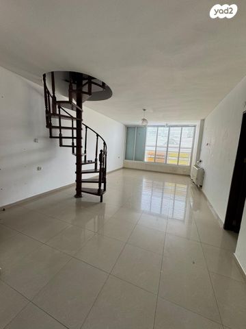 גג/ פנטהאוז, גבע 19, שינקין, גבעתיים