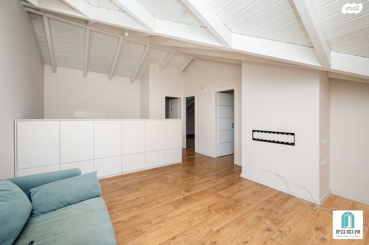 דו משפחתי, בנימינה גבעת עדה