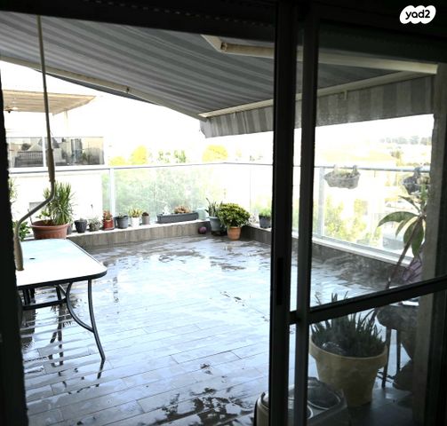 שדרות רפאל סויסה 8