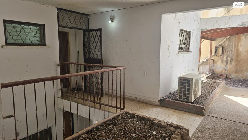 דירה, אחד העם, שיכון עובדים, טבריה