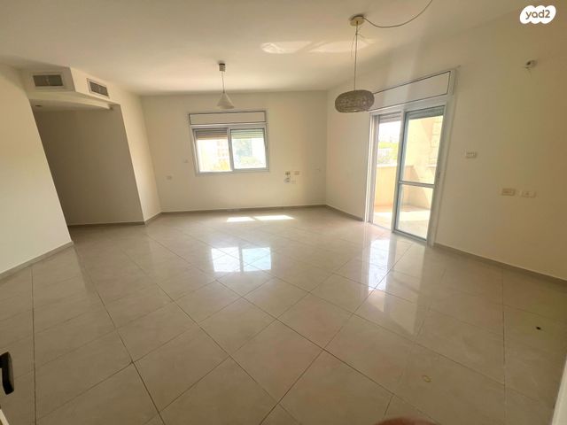 דירה, עמק זבולון, המגינים, מודיעין מכבים רעות