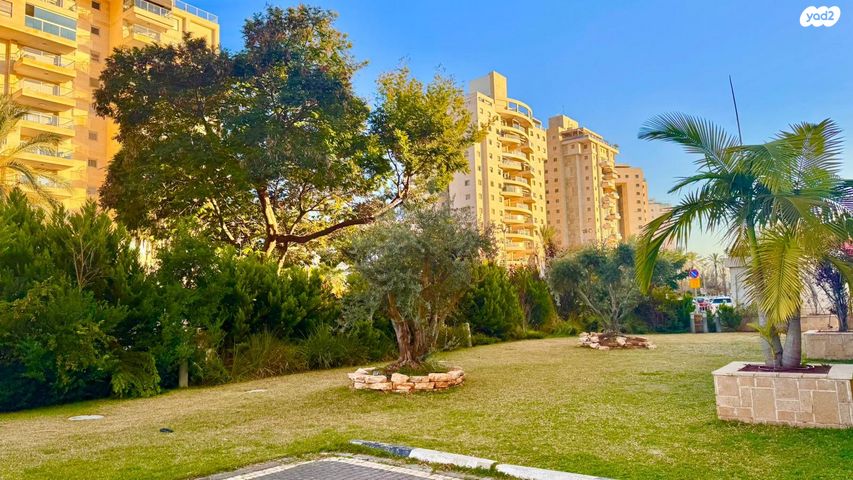 דירה, פנחס אילון 20, קרית אילון, חולון