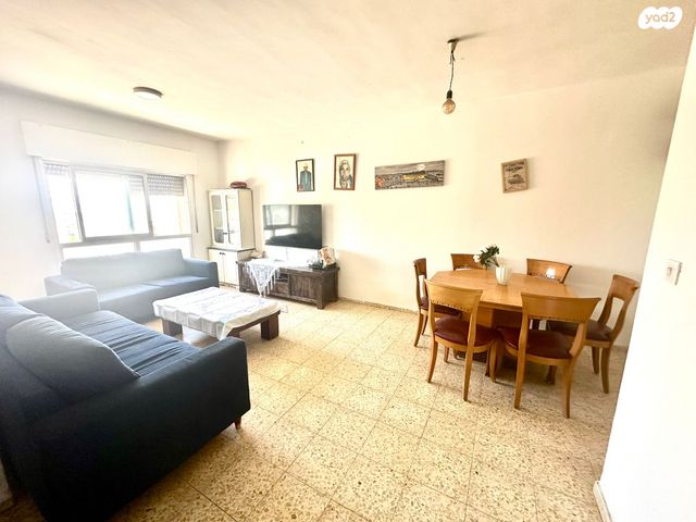 דירה, מעלה אדומים