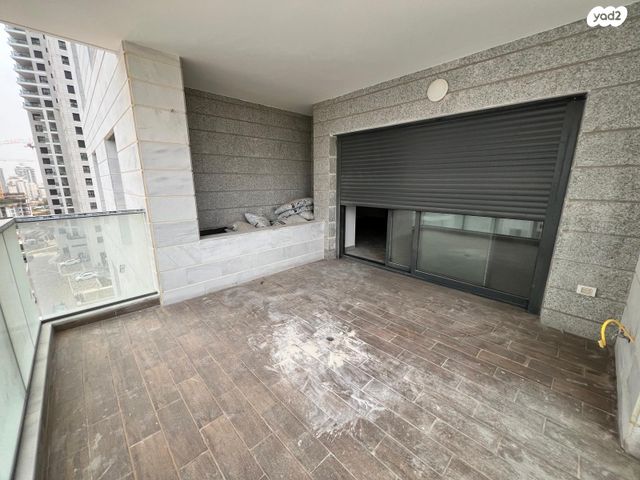 דירה, אמנון ליפקין שחק, נוף הטיילת, נתניה