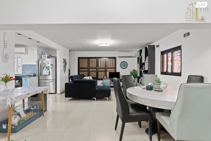 בית פרטי/ קוטג', קרית עקרון