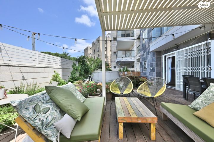 דירת גן, יהוד מונוסון