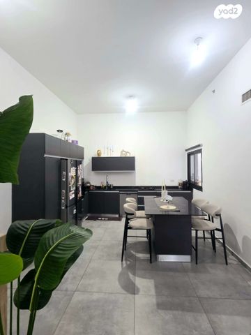 דירת גן, משה לוי 7, נאות שמיר, רמלה