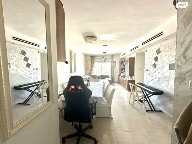 דירה, מעלה אדומים