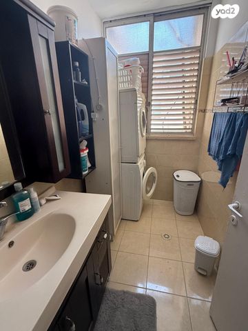 דירה, רמב"ם, עין גנים, פתח תקווה