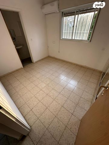 דירה, חללי אגוז, גני אביב, לוד