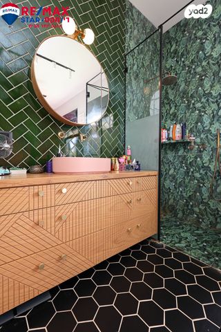 דירת גן, עמוס עוז, גליל ים (מתחם הכוכבים), הרצליה