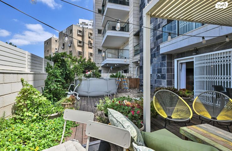 דירת גן, יהוד מונוסון