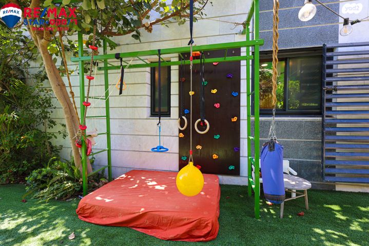 דירת גן, עמוס עוז, גליל ים (מתחם הכוכבים), הרצליה