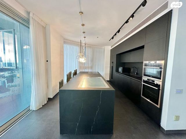 דירה, גרציאני יצחק, גני שרונה, קרית הממשלה, תל אביב יפו